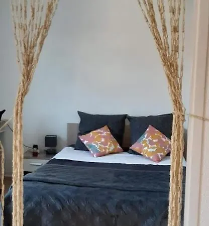 アパート Climatise T1 Bis Metro A 200 M *