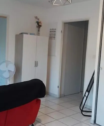 Climatise T1 Bis Metro A 200 M アパート *