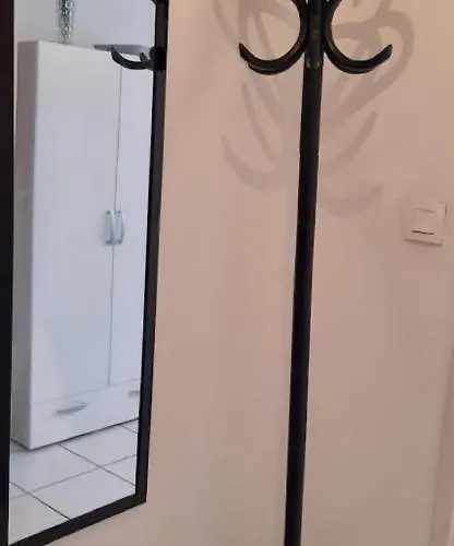 Climatise T1 Bis Metro A 200 M *